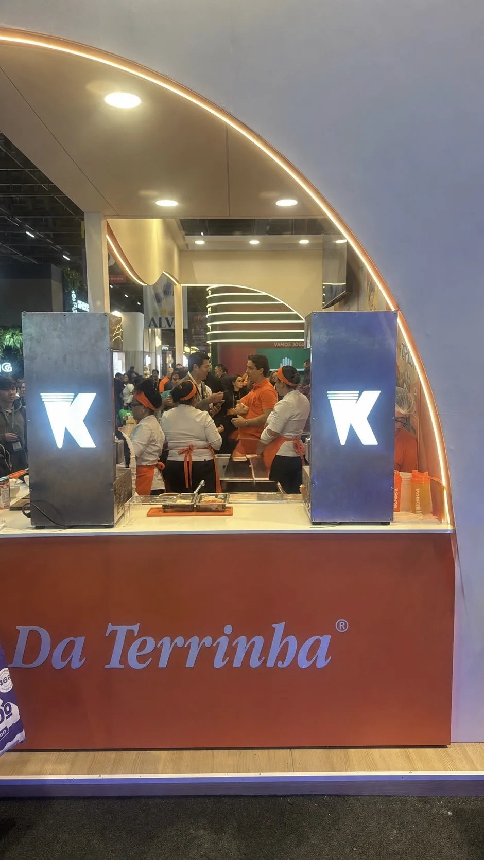 Público curtindo o cone Konioca